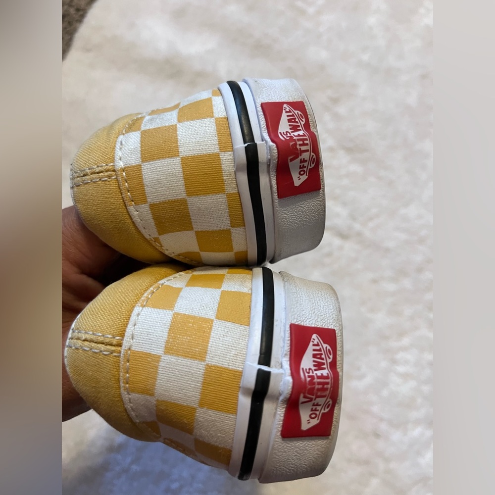 Vans - Picture 2 of 5